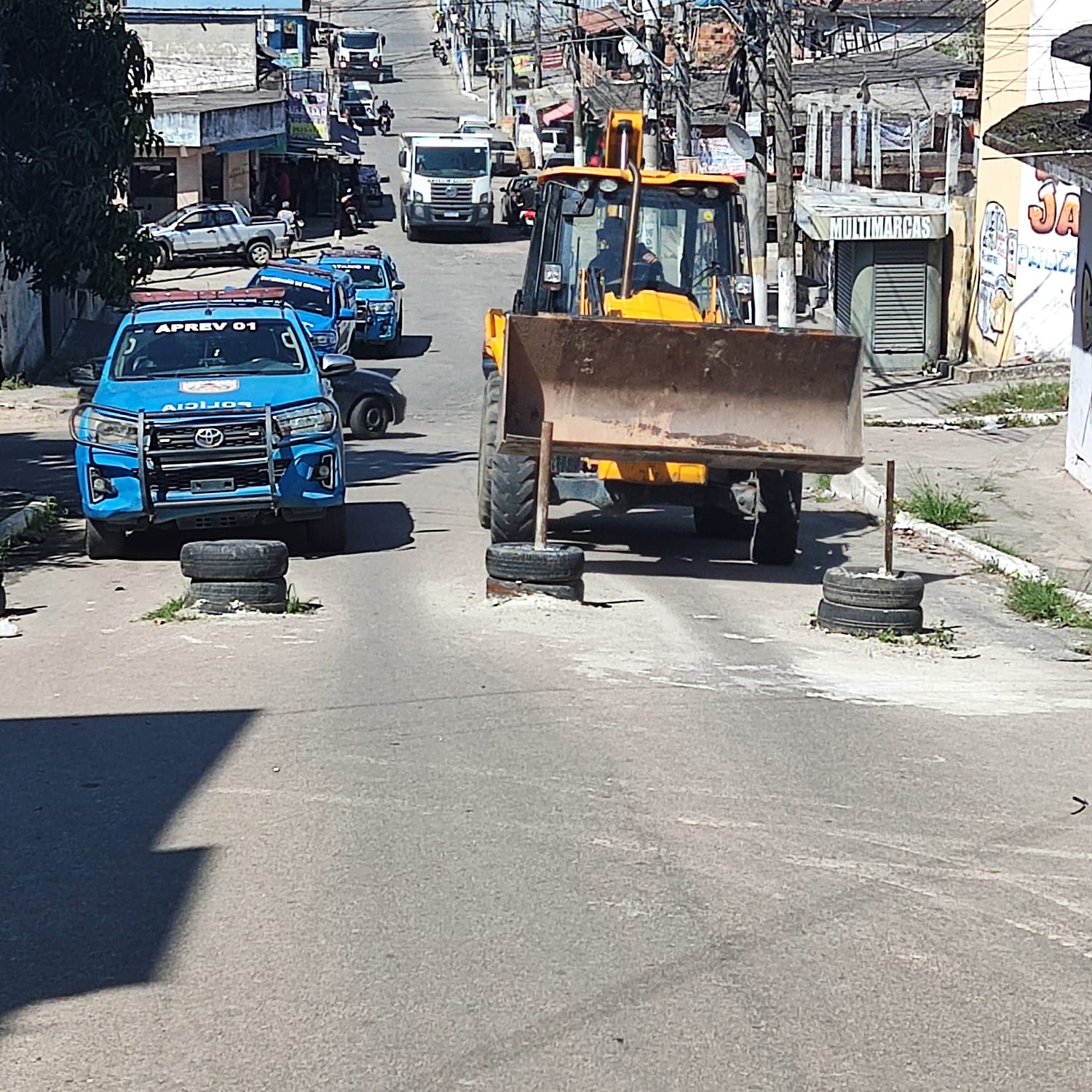 PM retira 11 toneladas de barricadas de São Gonçalo